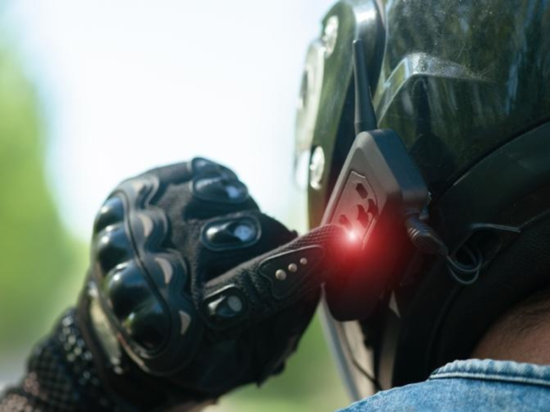 Fone De Ouvido Para Capacete Bluetooth: Guia Completo do Headset Sem Fio para Motociclistas 2026